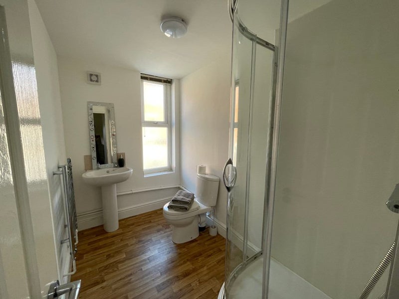 4 Rooms Available In Modern 6 Bedroom Property - student accommodation in Lincoln - img_8