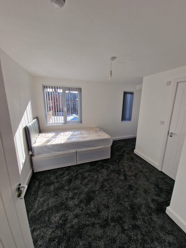 5 Bed En-suite property in CV1 - student accommodation in Coventry - img_4