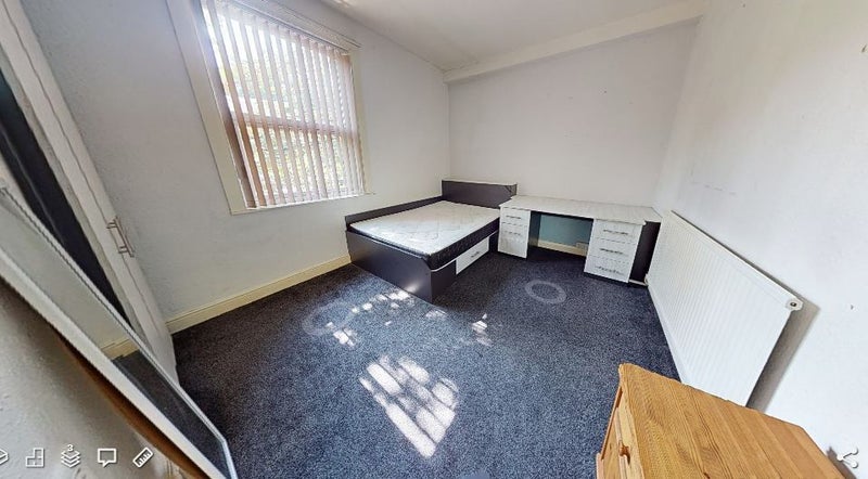 5  Bed  Houseshare  -Professionals Preferred !!    LS3 - student accommodation in Leeds City Centre - img_2