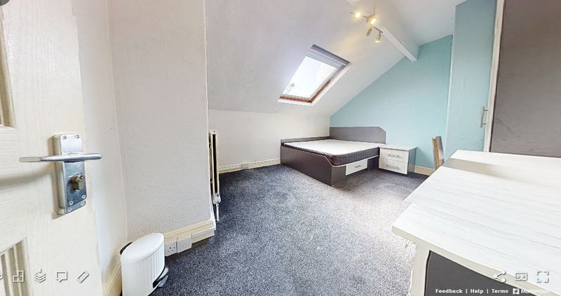 5  Bed  Houseshare  -Professionals Preferred !!    LS3 - student accommodation in Leeds City Centre - img_1