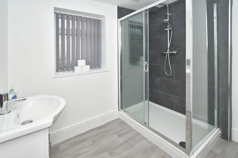 5 bed/4 Bath great property close to Hanley & Uni - student accommodation in Hanley - img_7