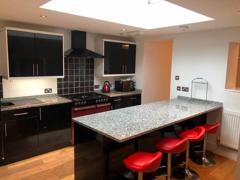 5 bedroom house share for rent - student accommodation in Worcester - img_1