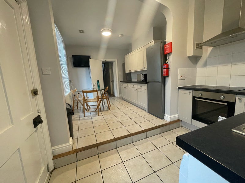 5 double bedroom house Cheltenham - student accommodation in Cheltenham - img_1