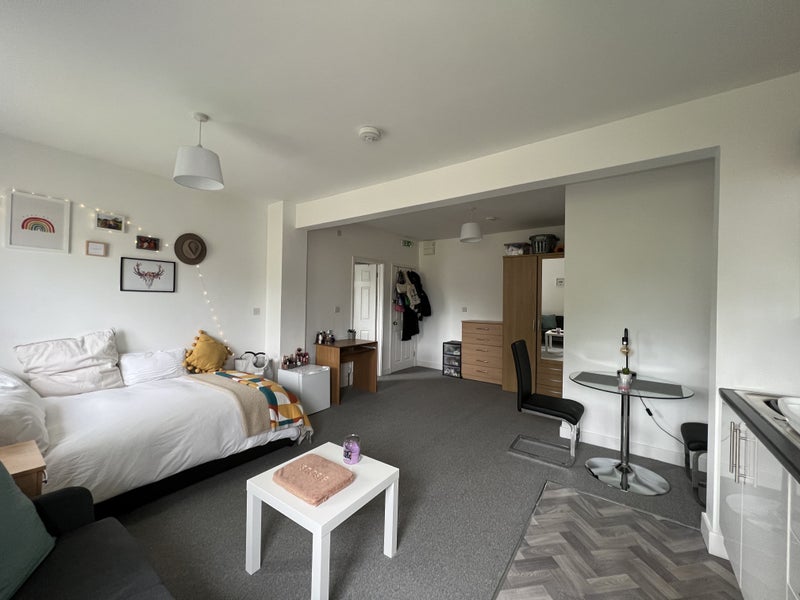5 studio rooms - student accommodation in Canley - img_2