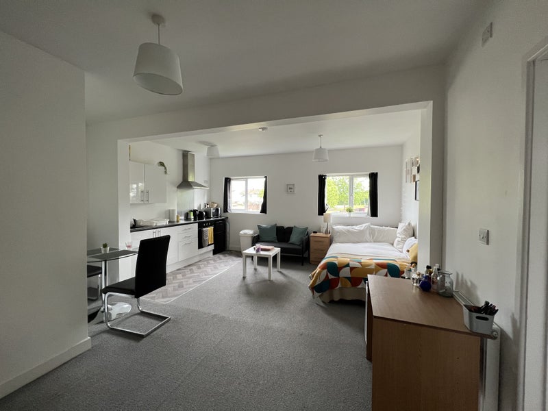 5 studio rooms - student accommodation in Canley - img_4
