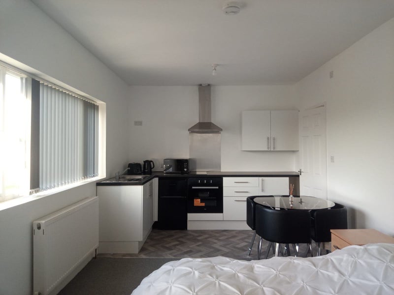 5 studio rooms - student accommodation in Canley - img_6