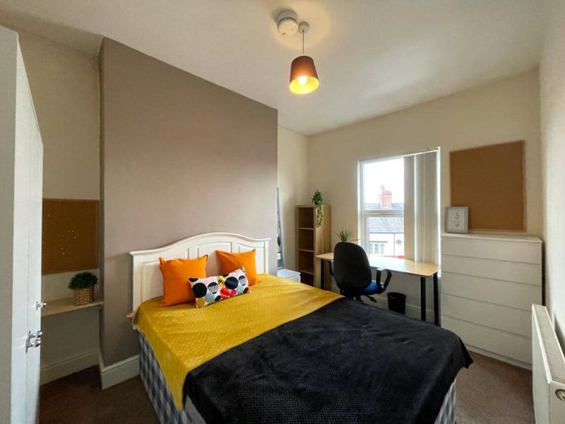 6 Bedrooms Available in a House on Smithdown Road - student accommodation in Liverpool - img_1