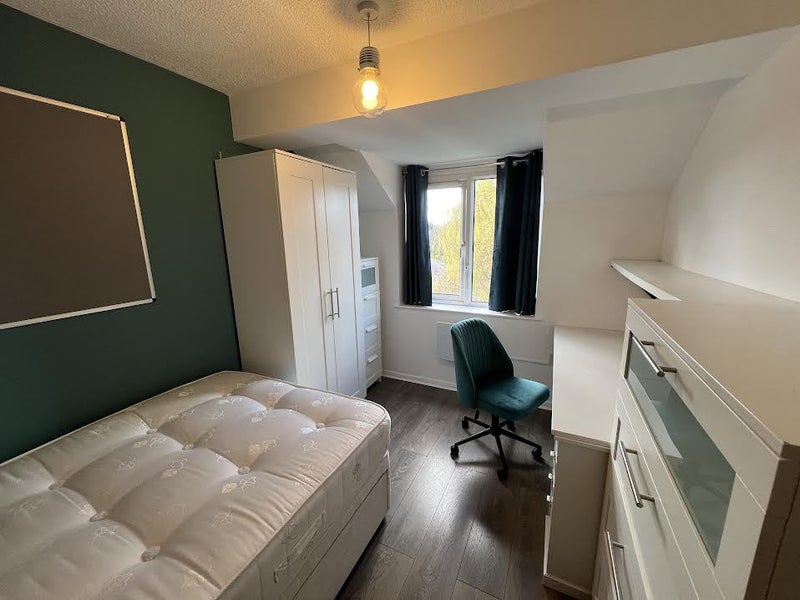 8 Bedroom Semi-Detached - Dunkirk - student accommodation in Nottingham - img_1