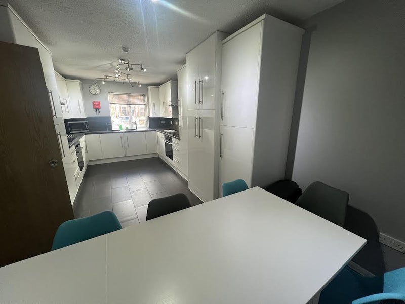 8 Bedroom Semi-Detached - Dunkirk - student accommodation in Nottingham - img_12