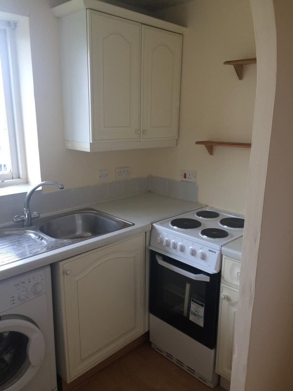 1 bedroom in a house share to rent student accommodation in Enfield - img_4