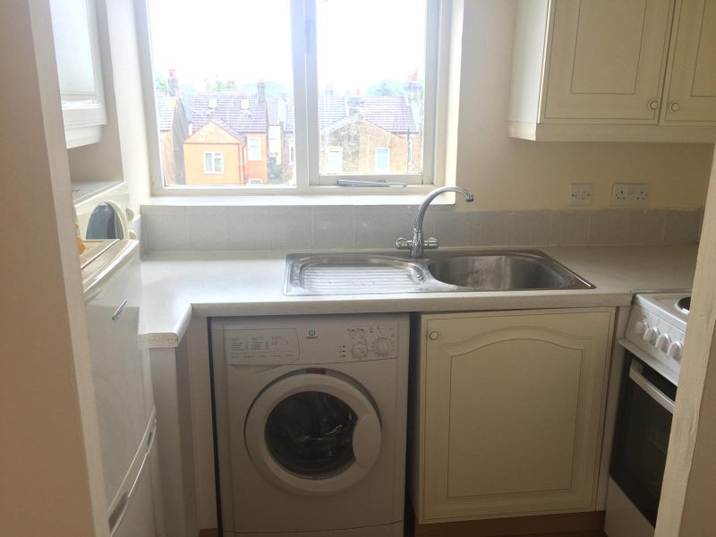 1 bedroom in a house share to rent student accommodation in Enfield - img_5