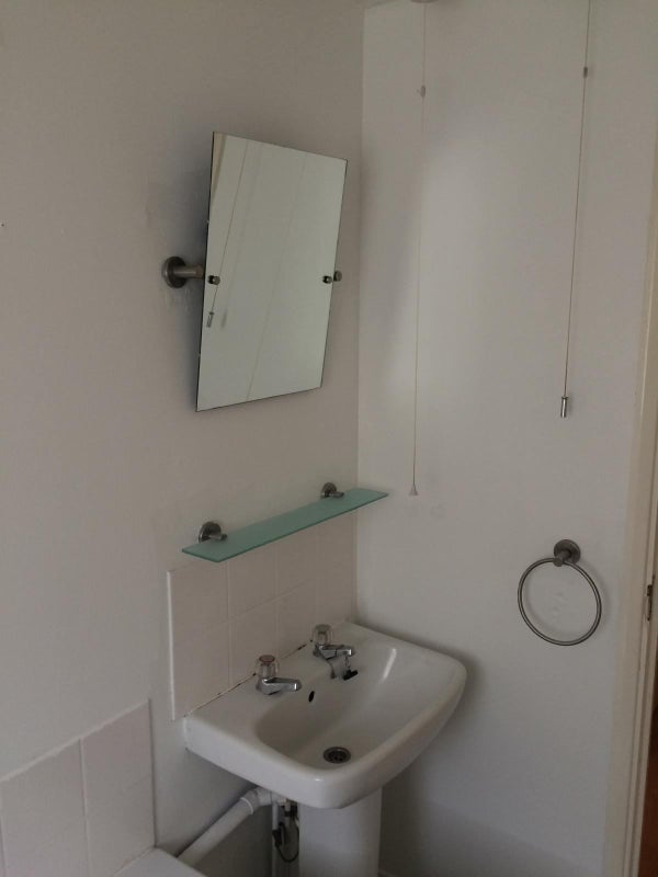 1 bedroom in a house share to rent student accommodation in Enfield - img_8