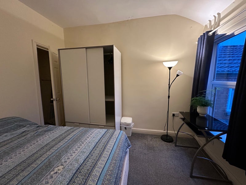 A double bedroom in a 3-double-bedroom house - student accommodation in Selly Oak - img_2