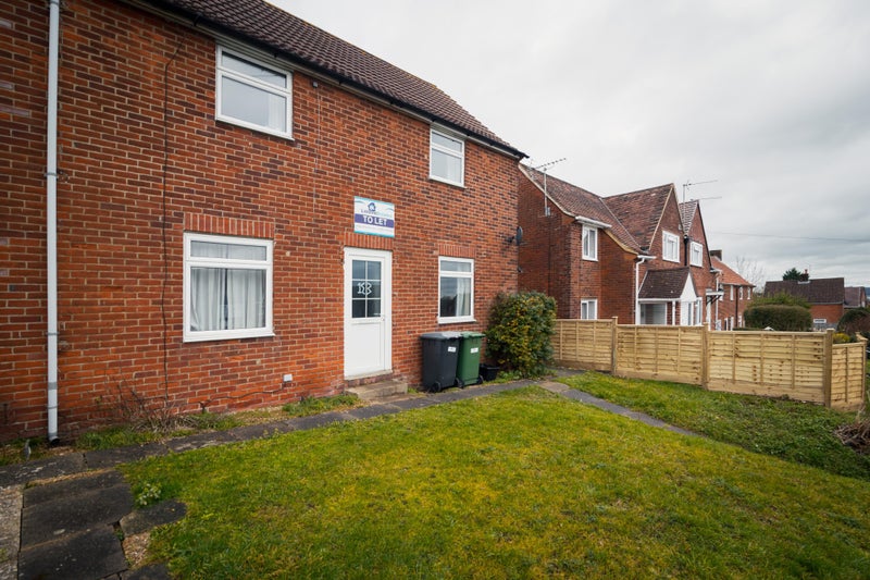 A double room to rent in stanmore - student accommodation in Winchester - img_1
