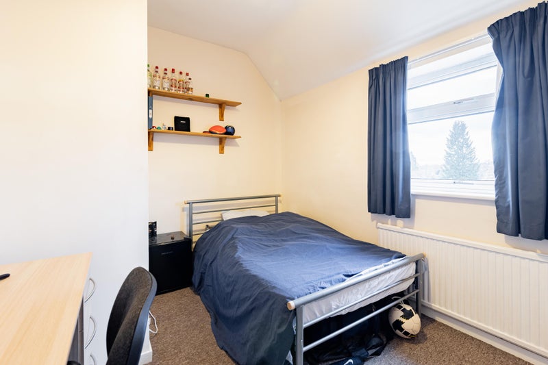 A double room to rent in stanmore - student accommodation in Winchester - img_3