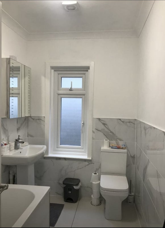 A large modern double room fully - student accommodation in Poole - img_2