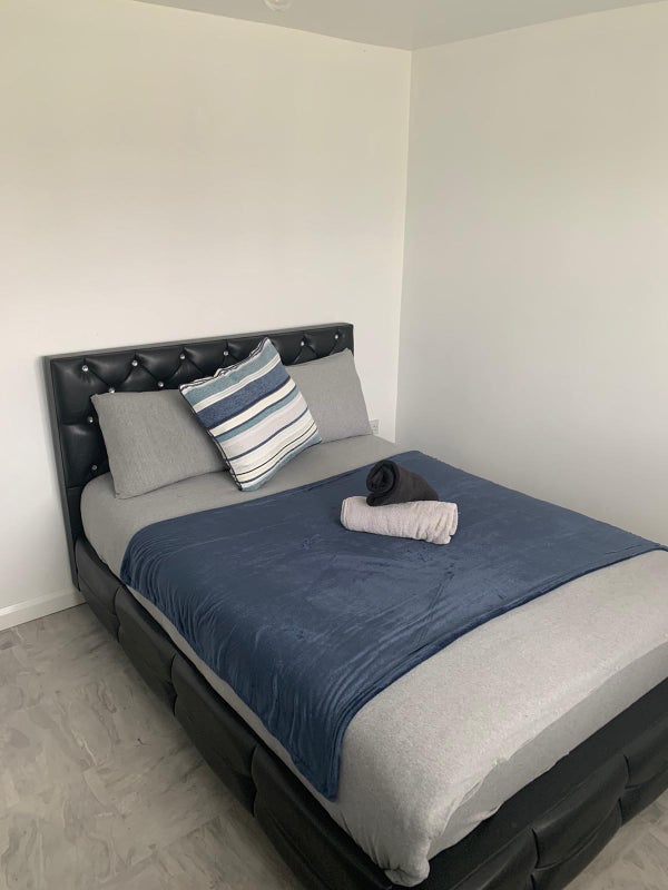 A luxurious 6 double beds with lounge to let! - student accommodation in London E14 - img_2
