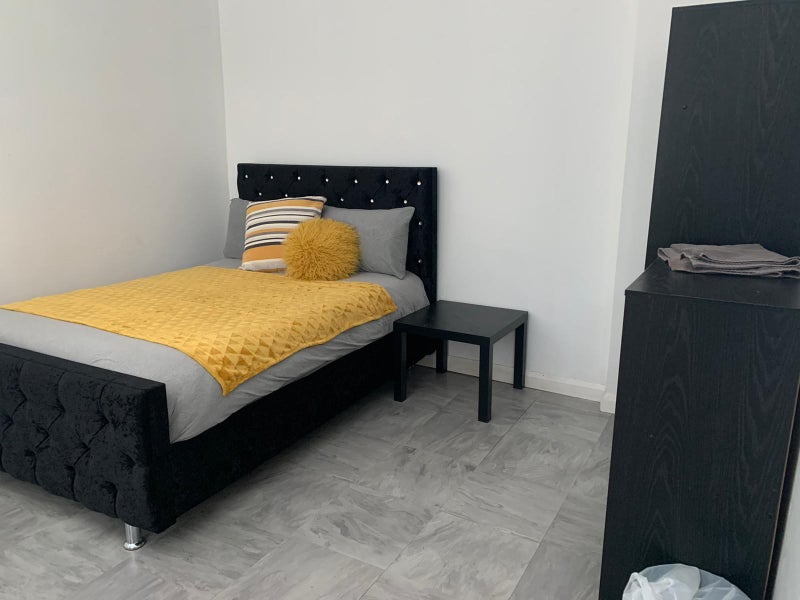 A luxurious 6 double beds with lounge to let! - student accommodation in London E14 - img_4