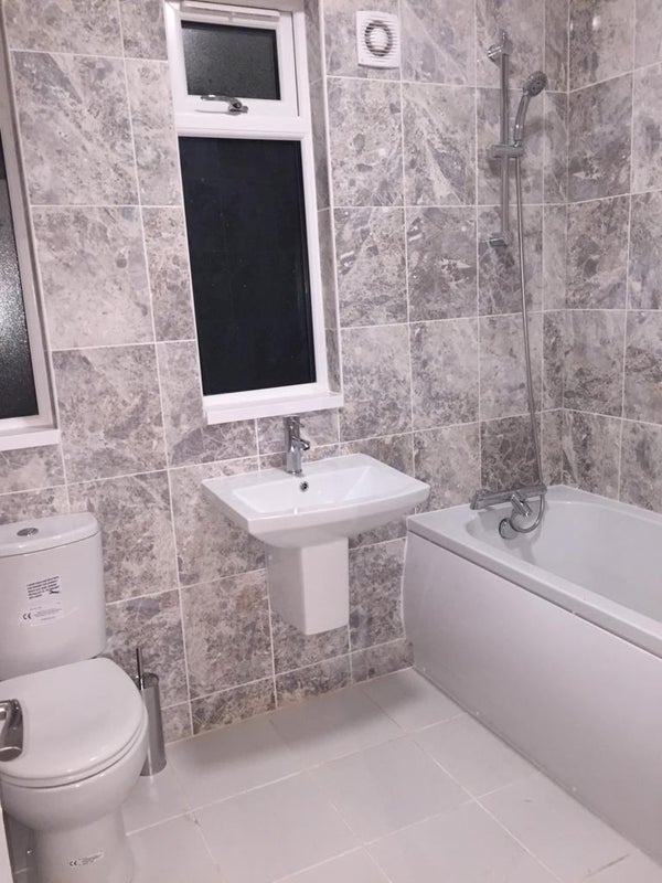 A luxurious 6 double beds with lounge to let! - student accommodation in London E14 - img_8