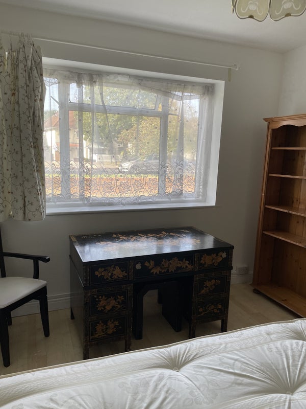A nice double room to let in peaceful house - student accommodation in Twickenham - img_3