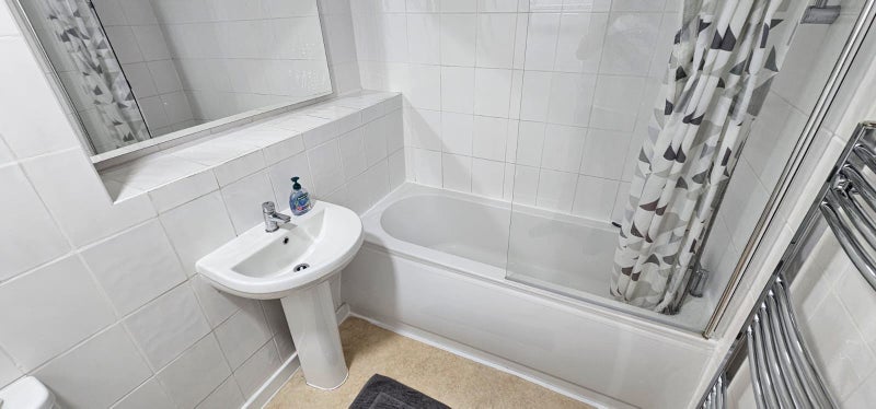 A Single room available for students or worker - student accommodation in Milton Keynes - img_3
