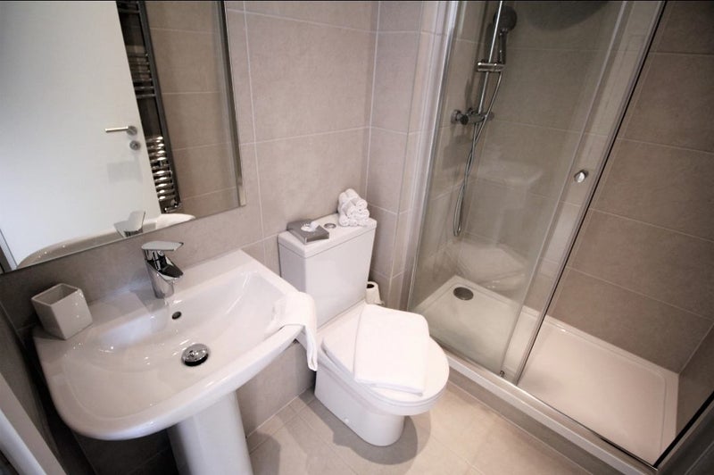 A Spacious Double Ensuite room with kitchenette. - student accommodation in Leeds City Centre - img_8