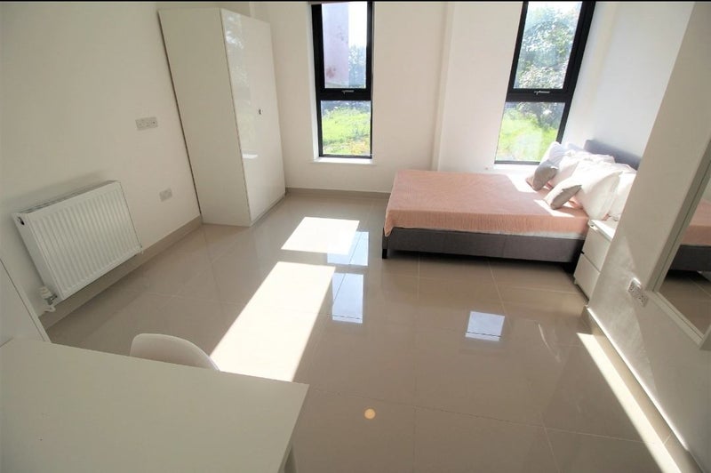 A Spacious Double Ensuite room with kitchenette. - student accommodation in Leeds City Centre - img_2