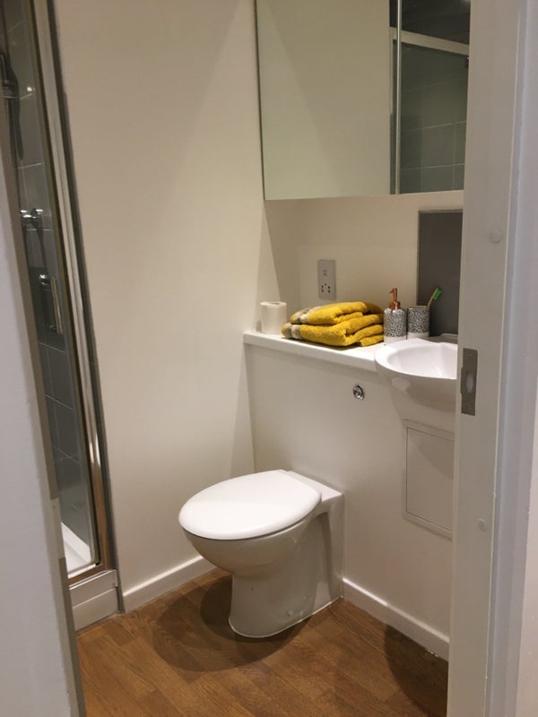 A studio apartment at Host Hope Street Apartments - student accommodation in Liverpool - img_4