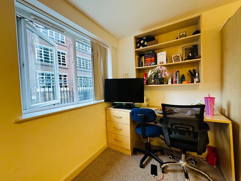 A studio room - student accommodation in Birmingham - img_1
