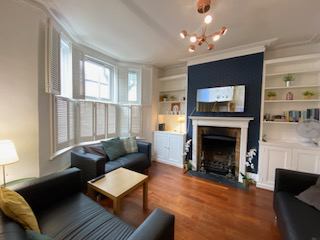 •• Amazing medium double, 5 min C. Junction•• - student accommodation in Clapham Junction - img_4