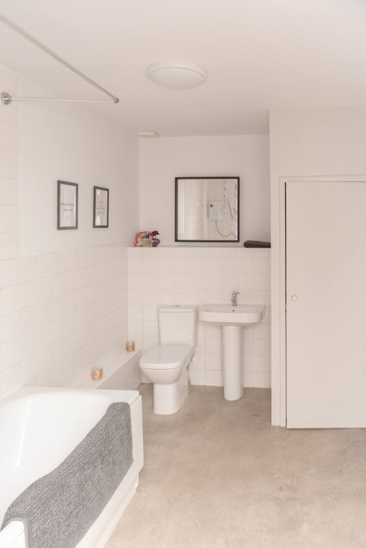 Amazing shared house for professionals - student accommodation in Winchester - img_6