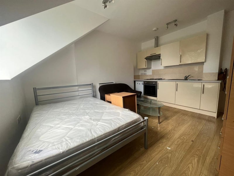 Amazing  Studio Flat for rent - student accommodation in London NW2 - img_1