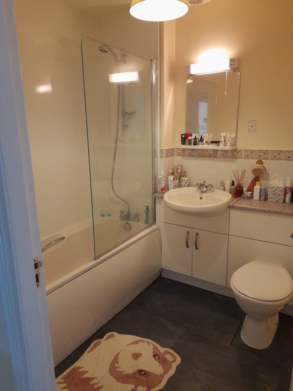 An en-suite room in a two-bedroom flat - student accommodation in Edinburgh - img_5