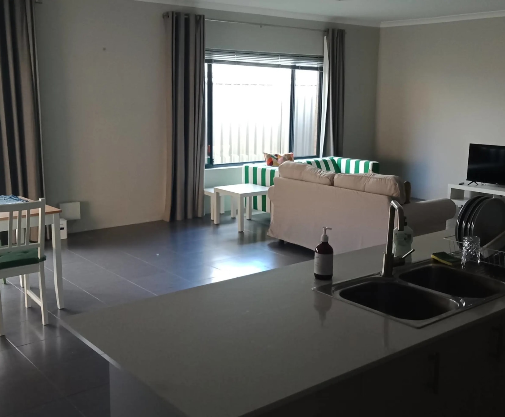 Room for Rent in Wellard, Perth | $250, Flexible with furnishings, Shared bathroom - student accommodation in Perth - img_3