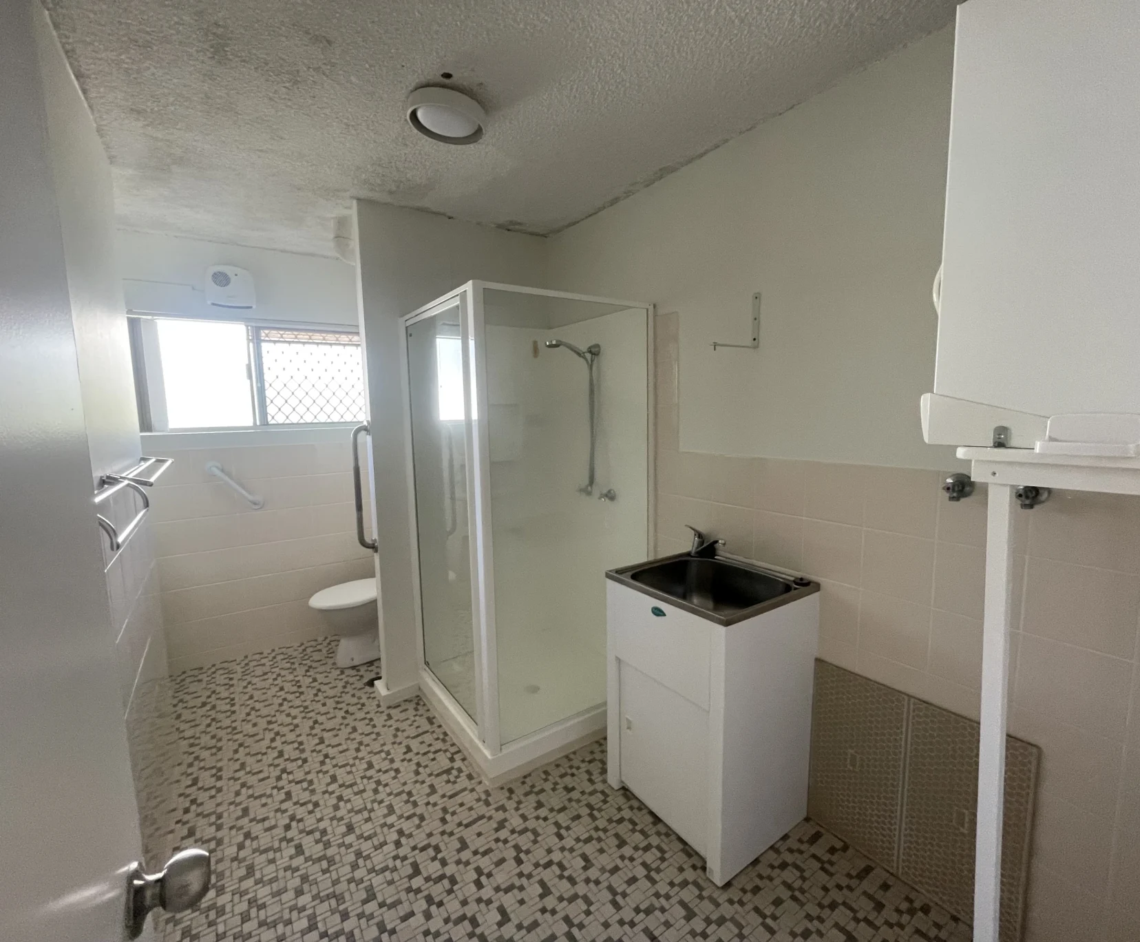 Room for Rent in Labrador, Gold Coast | $350, Unfurnished, Shared bathroom - student accommodation in Gold Coast - img_6
