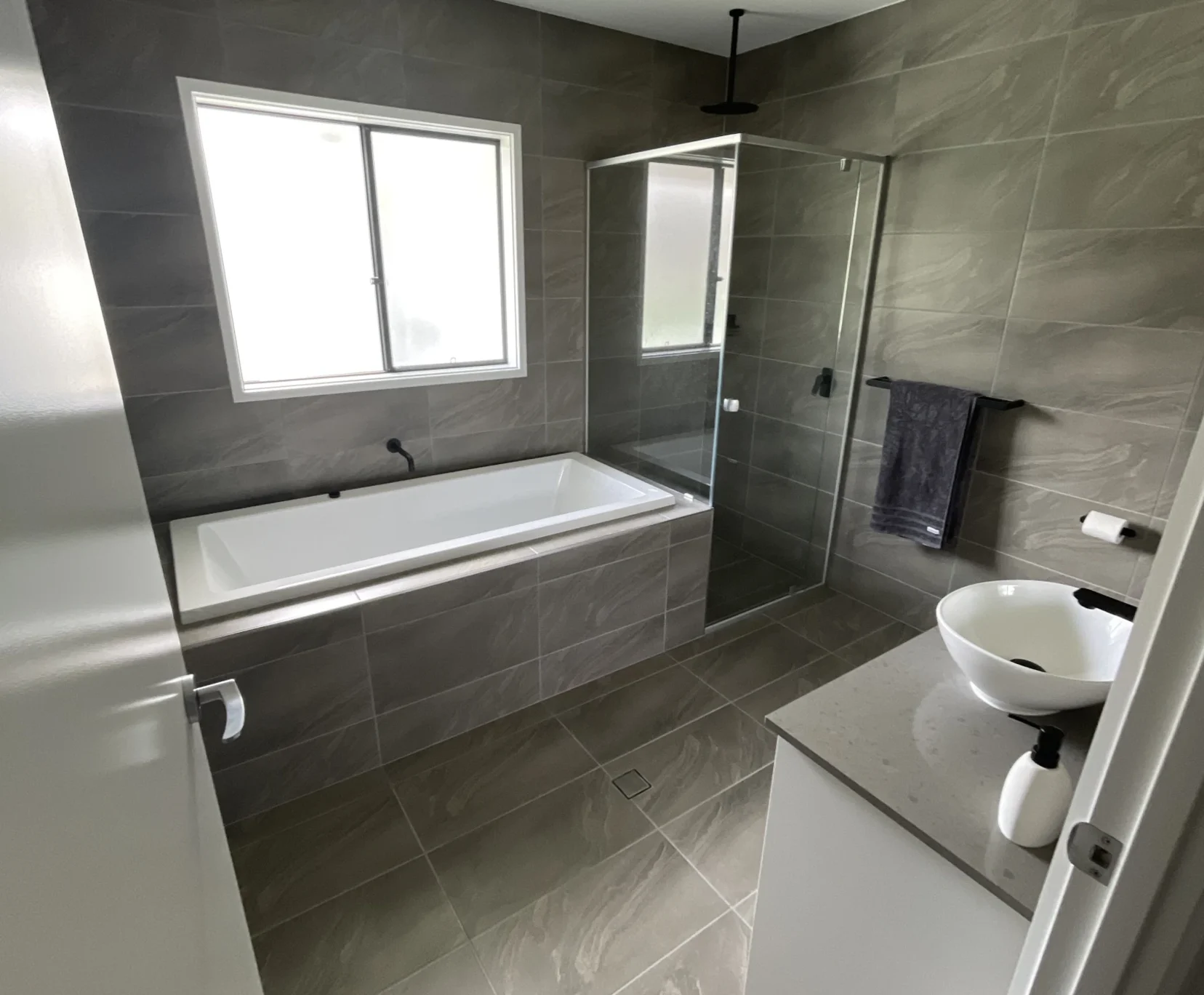 Room for Rent in Pimpama, Gold Coast | $350, Unfurnished, Shared bathroom - student accommodation in Gold Coast - img_4