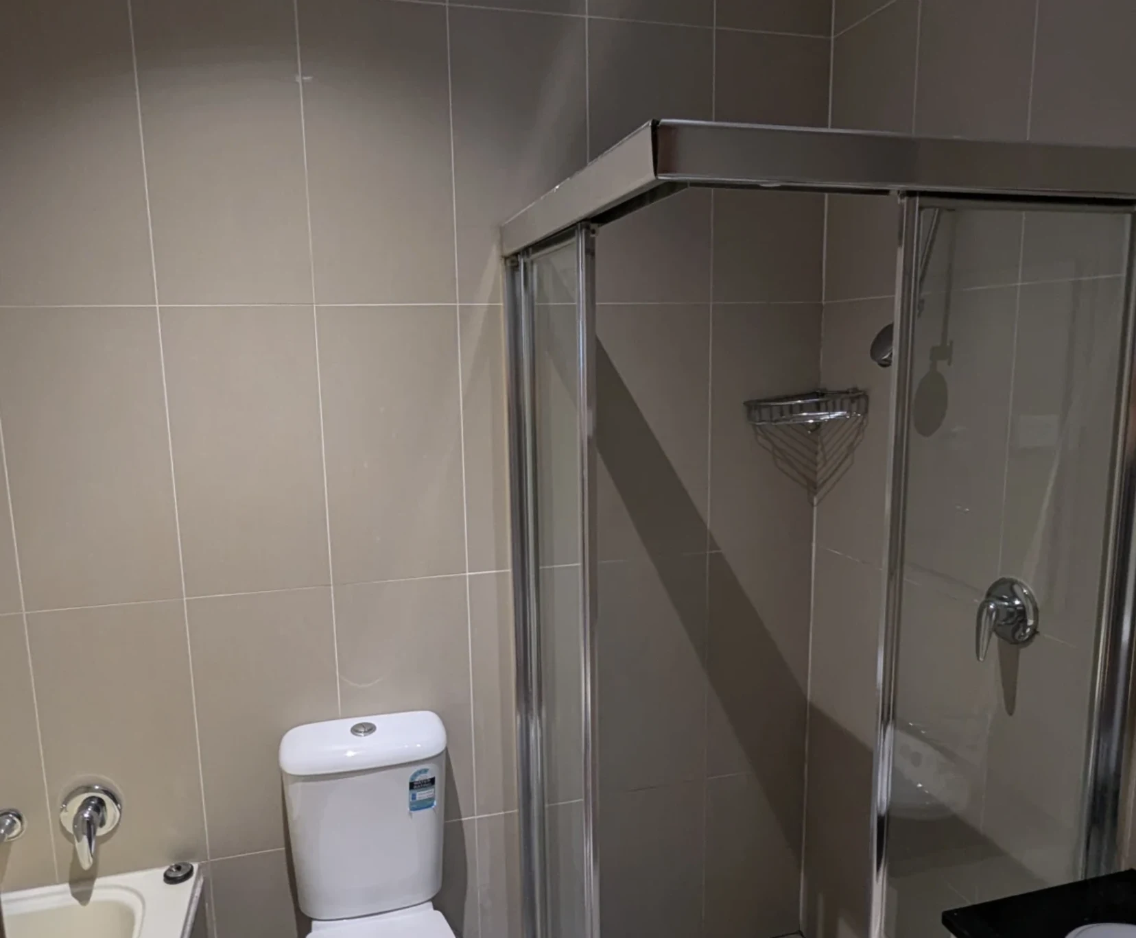 Room for Rent in Bardia, Sydney | $300, Furnished, Shared bathroom student accommodation in Sydney - img_3
