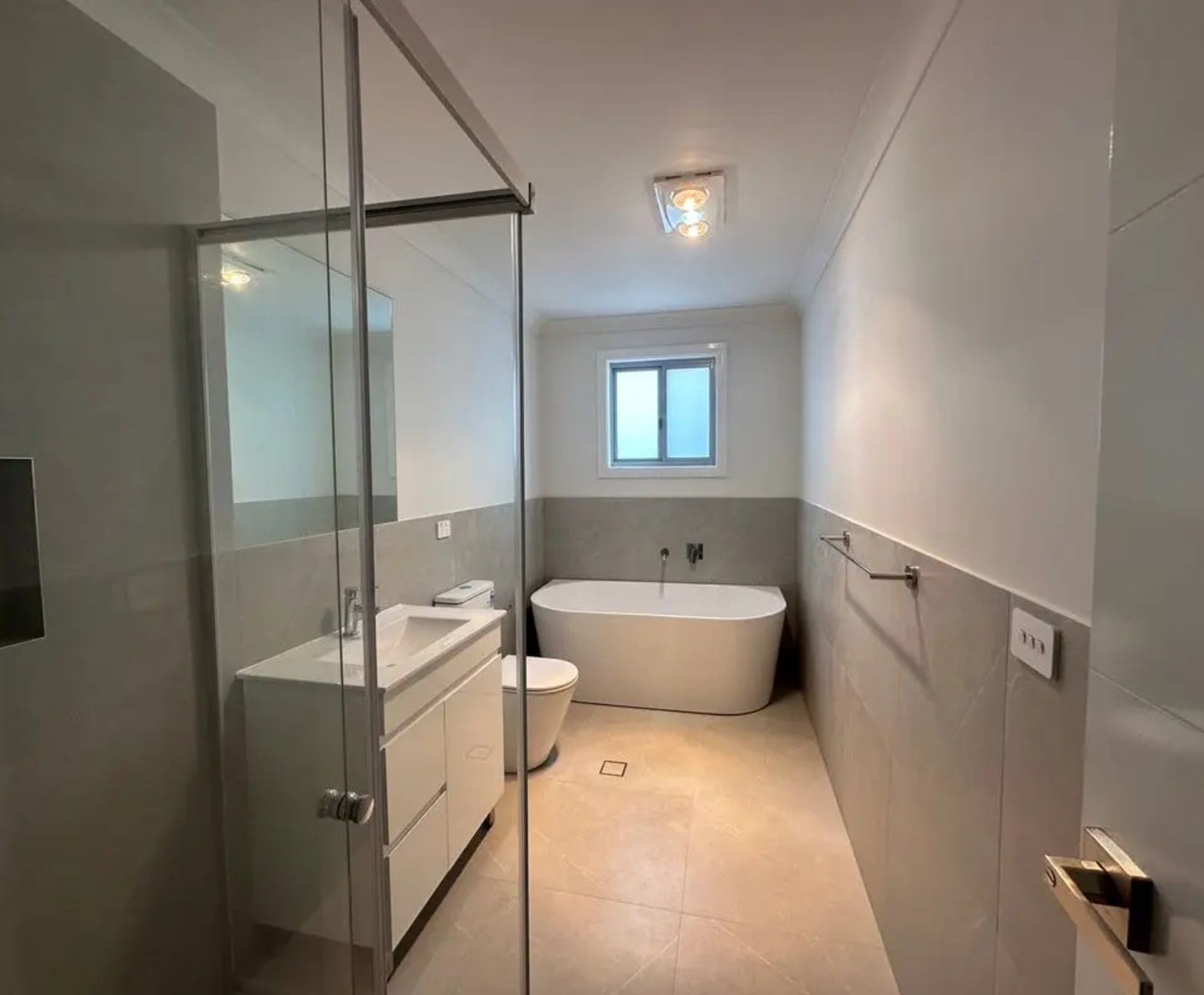 Room for Rent in Bardia, Sydney | $300, Furnished, Shared bathroom - student accommodation in Sydney - img_3