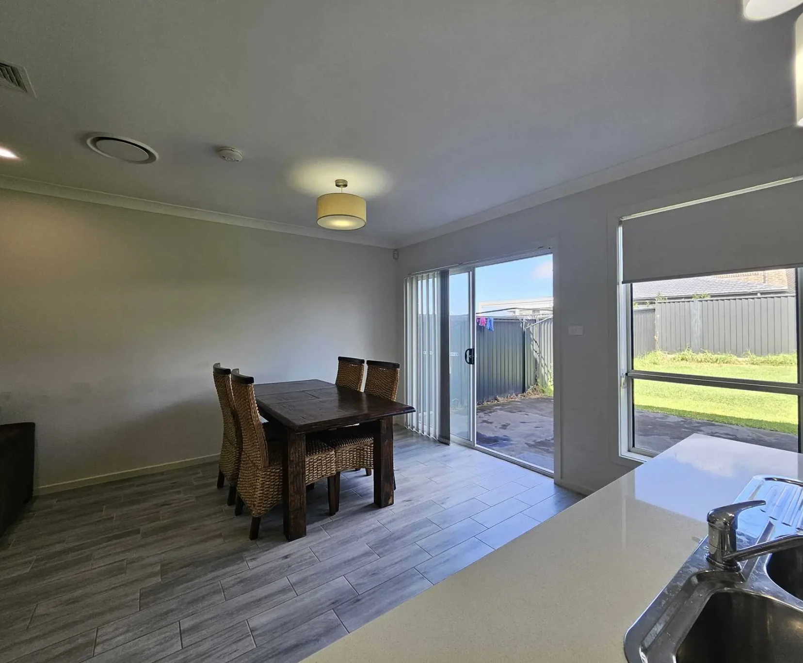 Room for Rent in Bardia, Sydney | $300, Furnished, Shared bathroom student accommodation in Sydney - img_1
