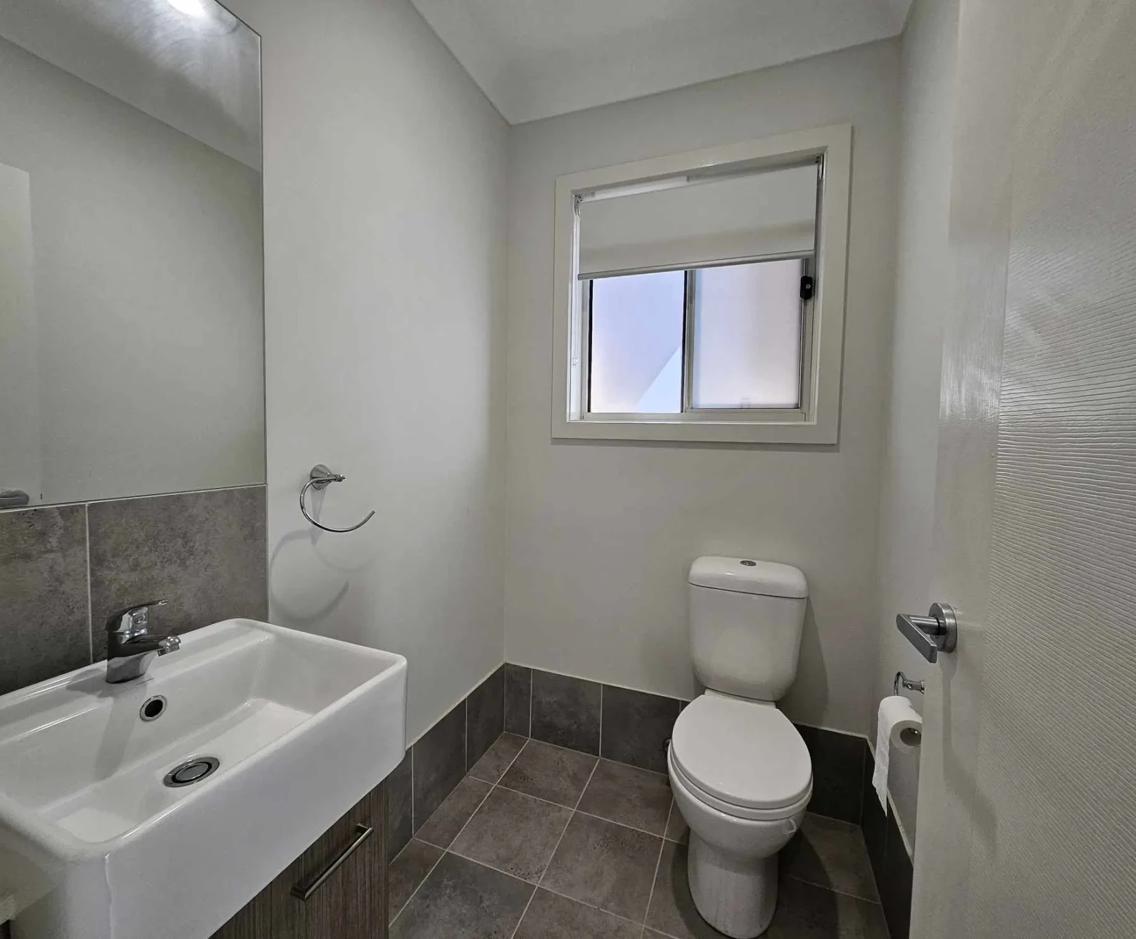 Room for Rent in Bardia, Sydney | $300, Furnished, Shared bathroom student accommodation in Sydney - img_2