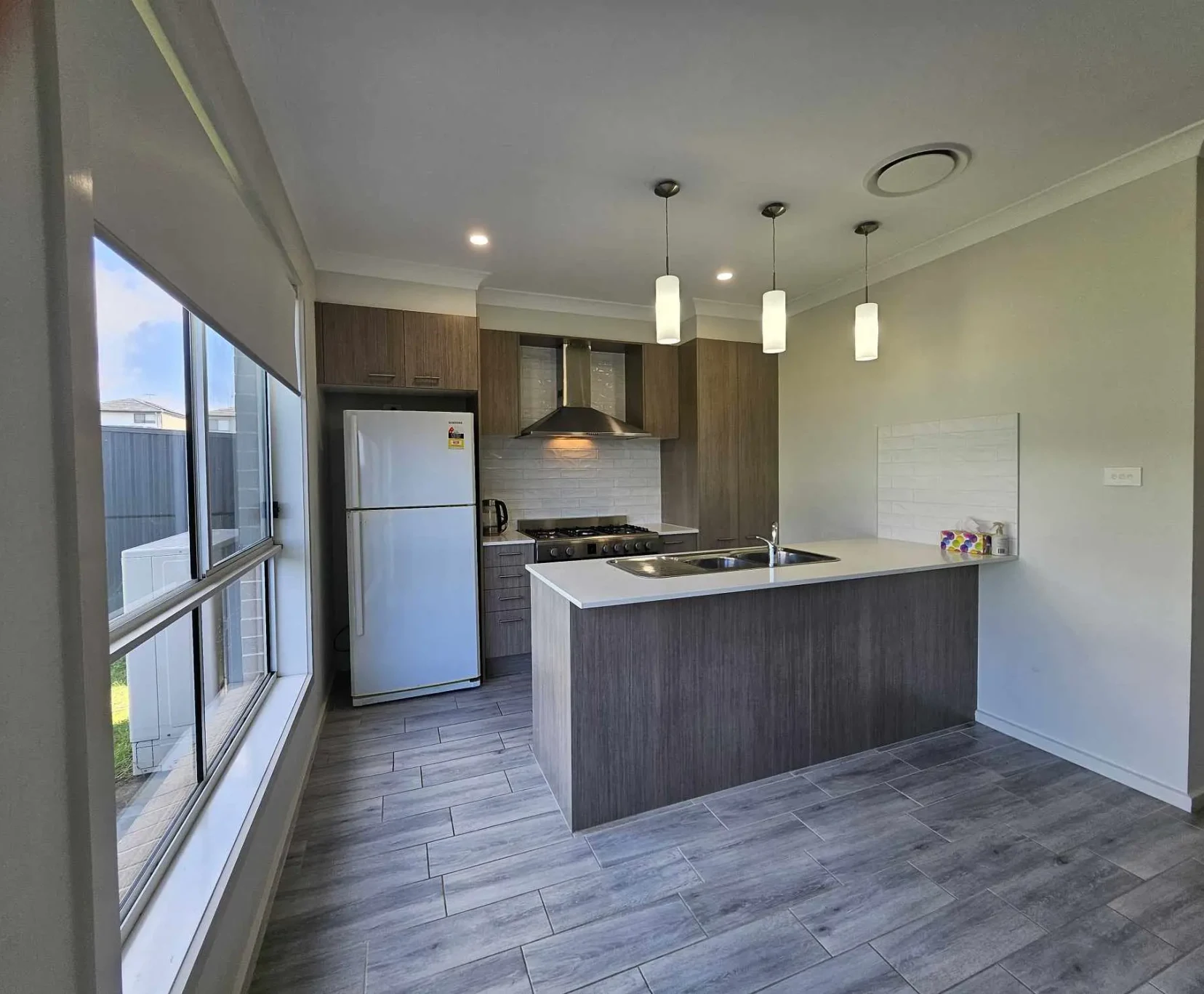 Room for Rent in Bardia, Sydney | $300, Furnished, Shared bathroom student accommodation in Sydney - img_4