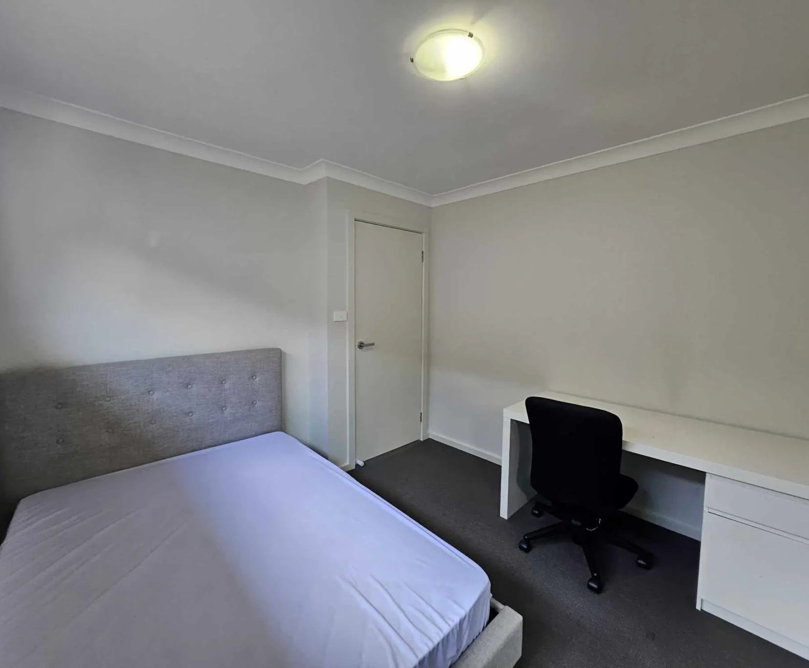 Room for Rent in Bardia, Sydney | $300, Furnished, Shared bathroom student accommodation in Sydney - img_5