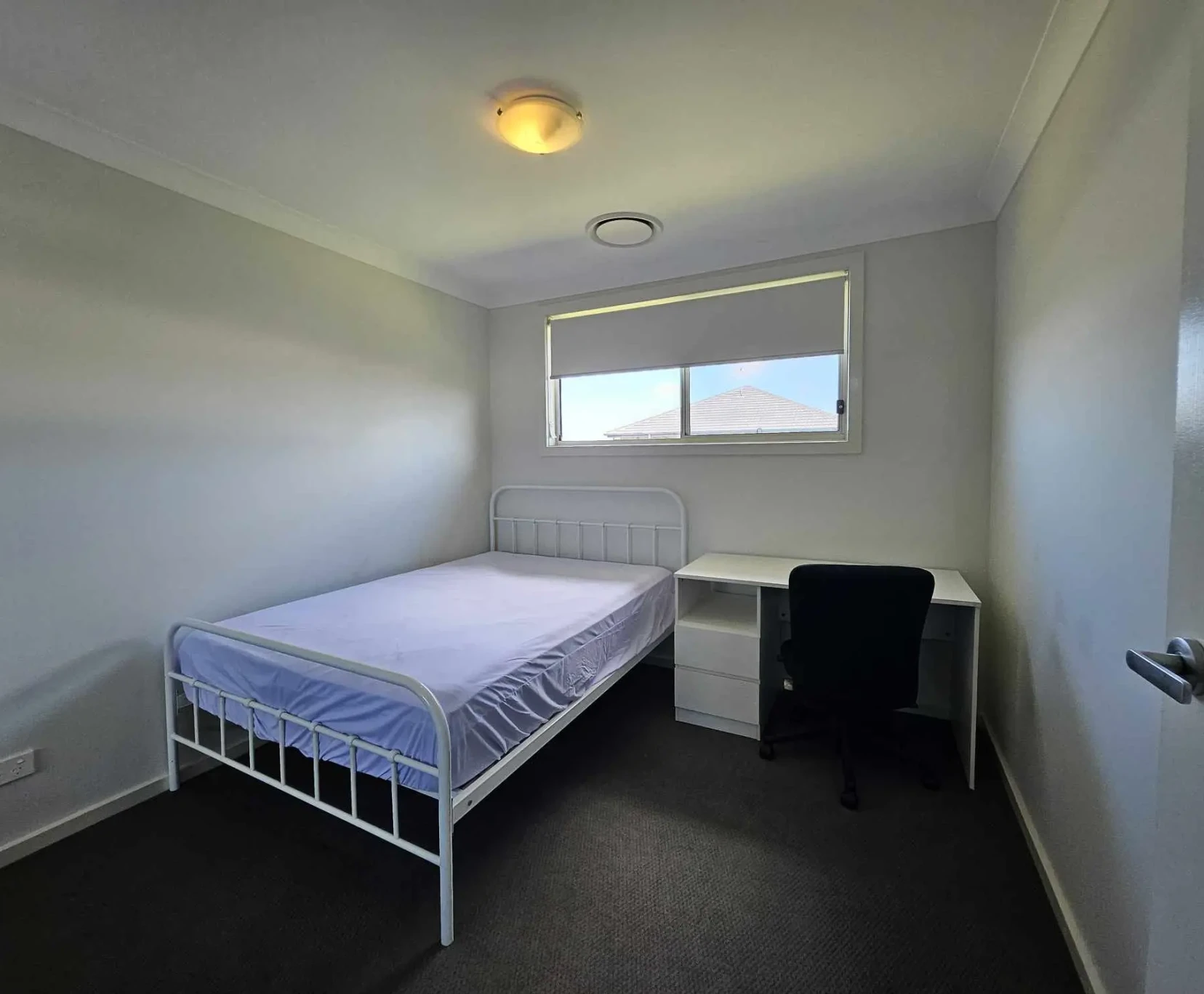 Room for Rent in Bardia, Sydney | $300, Furnished, Shared bathroom student accommodation in Sydney - img_8