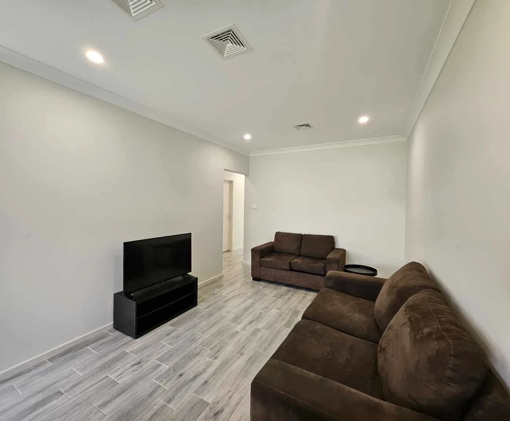 Room for Rent in Bardia, Sydney | $300, Furnished, Shared bathroom student accommodation in Sydney - img_15