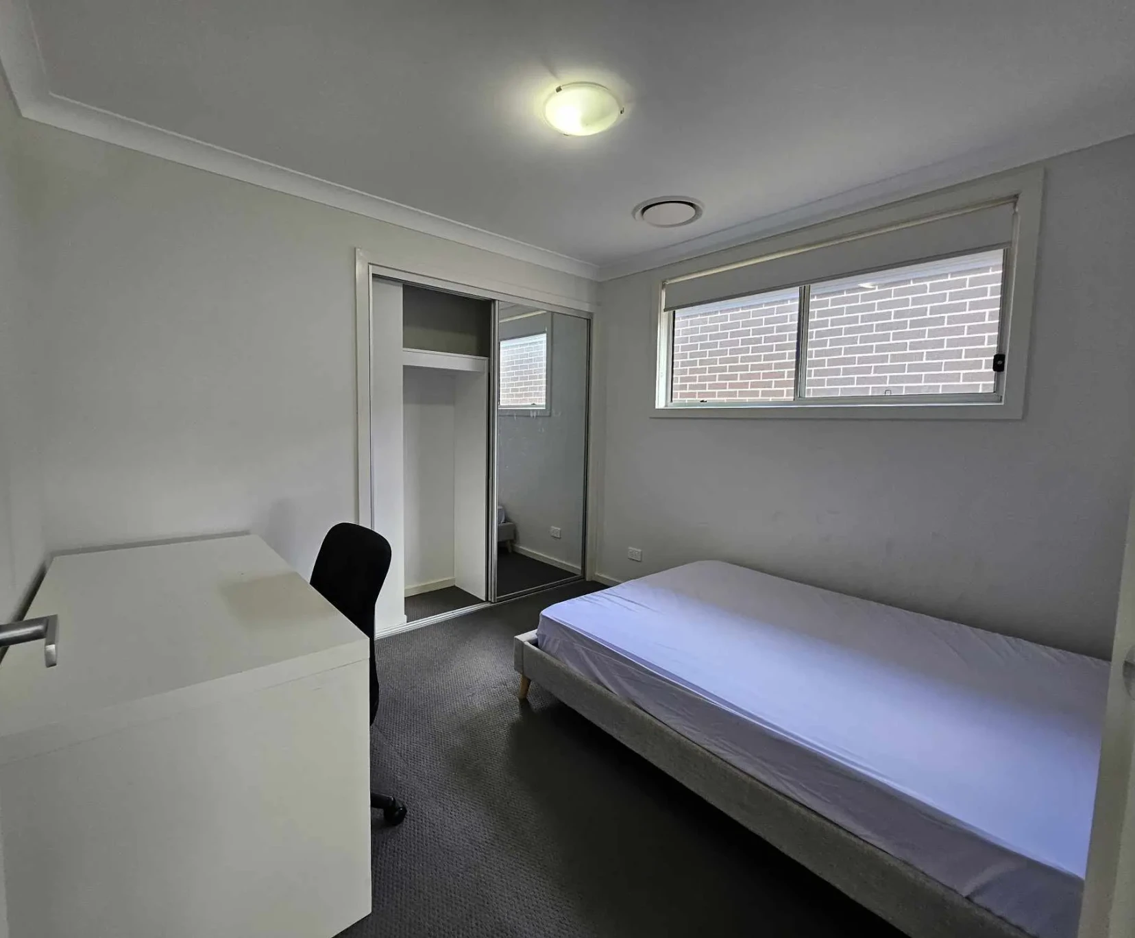 Room for Rent in Bardia, Sydney | $300, Furnished, Shared bathroom student accommodation in Sydney - img_17