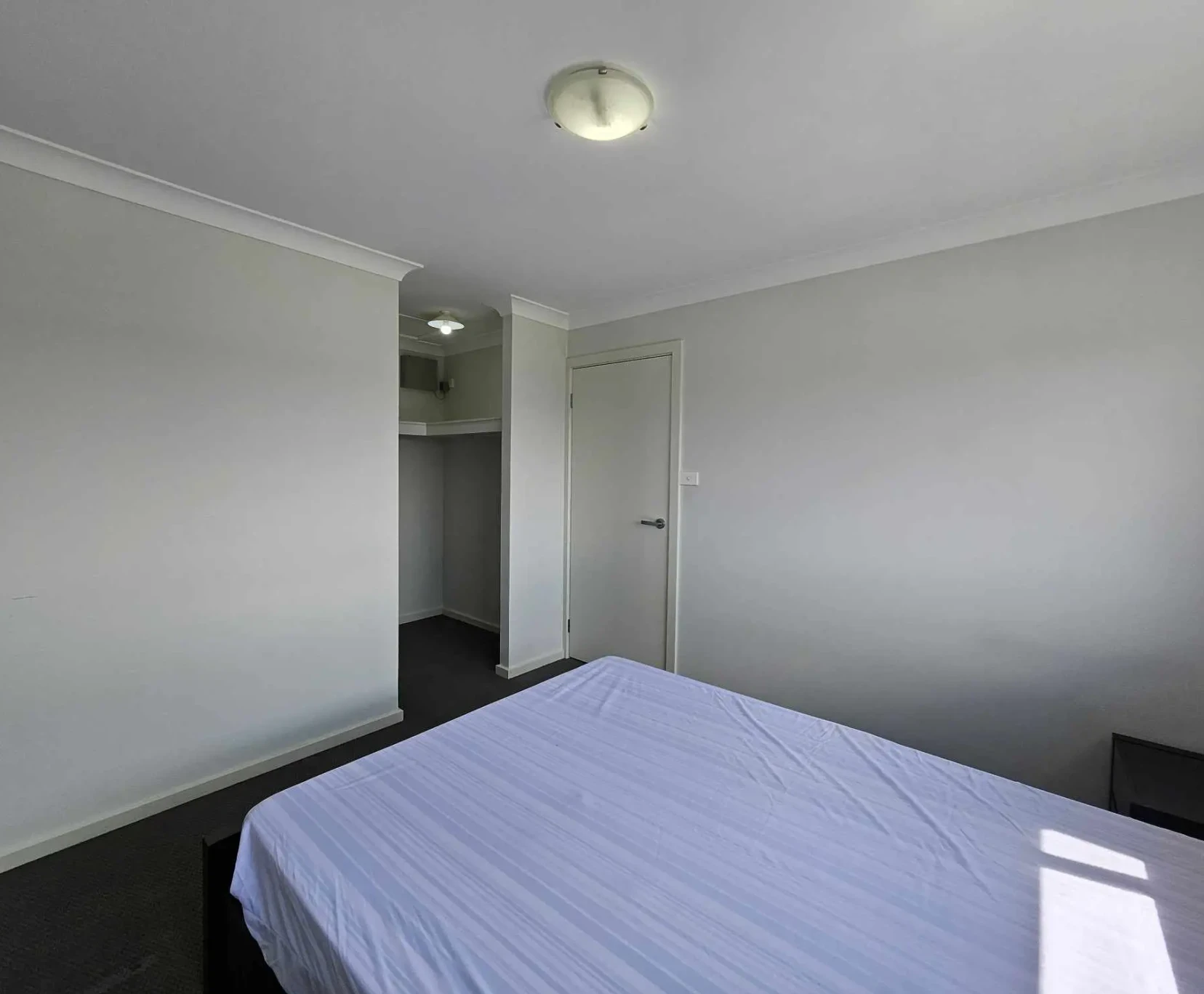 Room for Rent in Bardia, Sydney | $300, Furnished, Shared bathroom student accommodation in Sydney - img_21