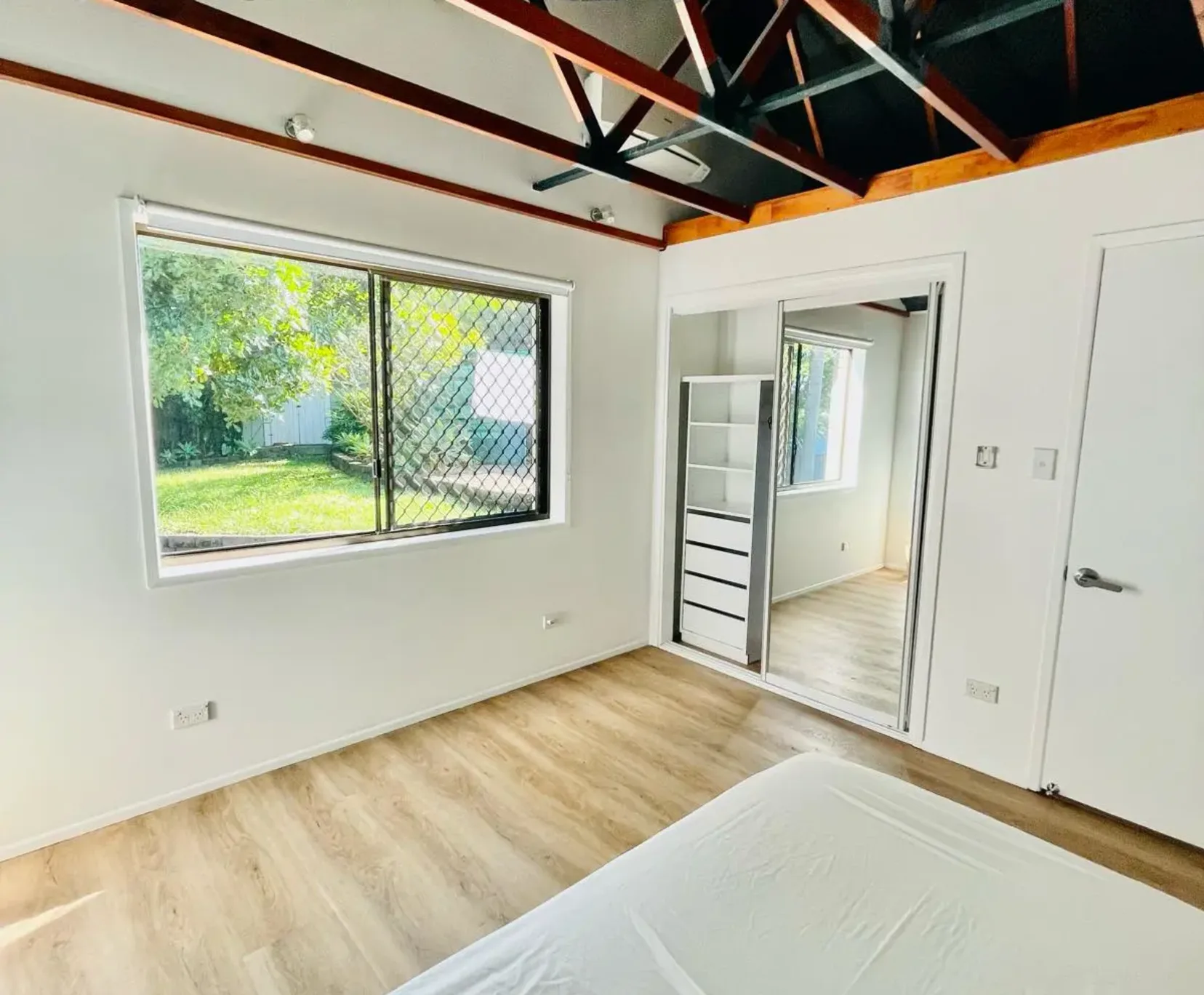 Shared Room for Rent in Ashmore, Gold Coast | $250, Furnished, Shared bathroom - student accommodation in Gold Coast - img_7