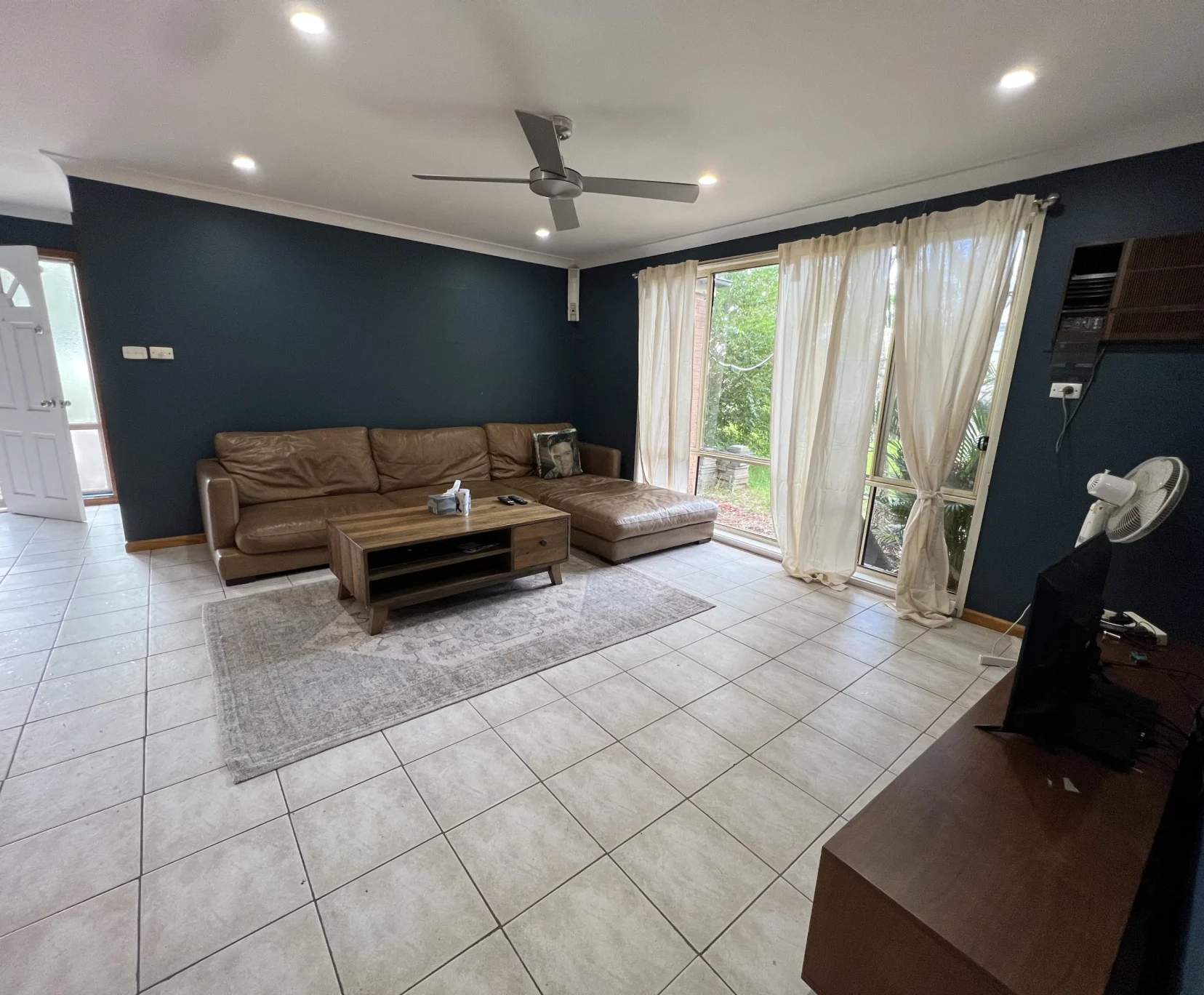 Room for Rent in Bardia, Sydney | $300, Furnished, Shared bathroom student accommodation in Sydney - img_4