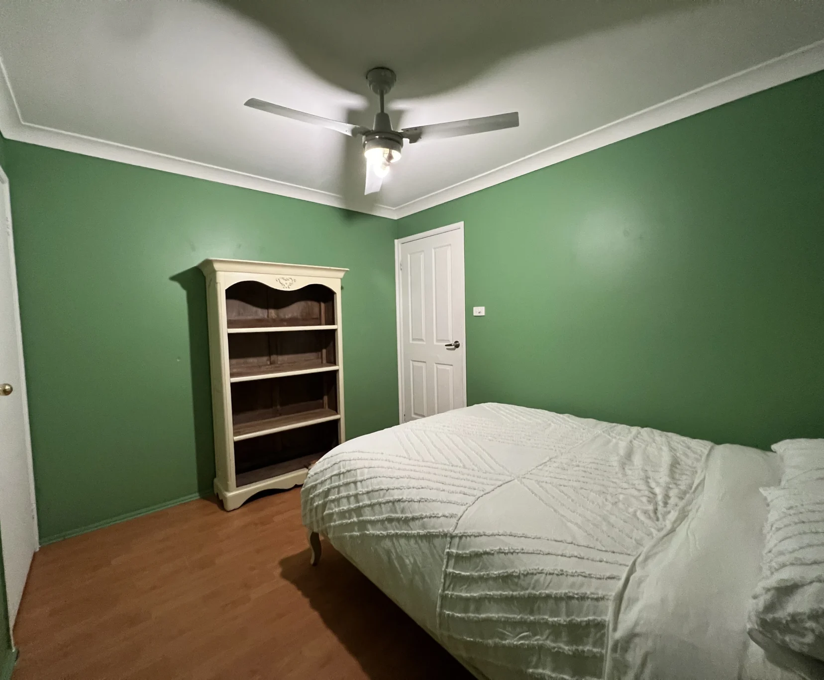 Room for Rent in Bardia, Sydney | $300, Furnished, Shared bathroom student accommodation in Sydney - img_11