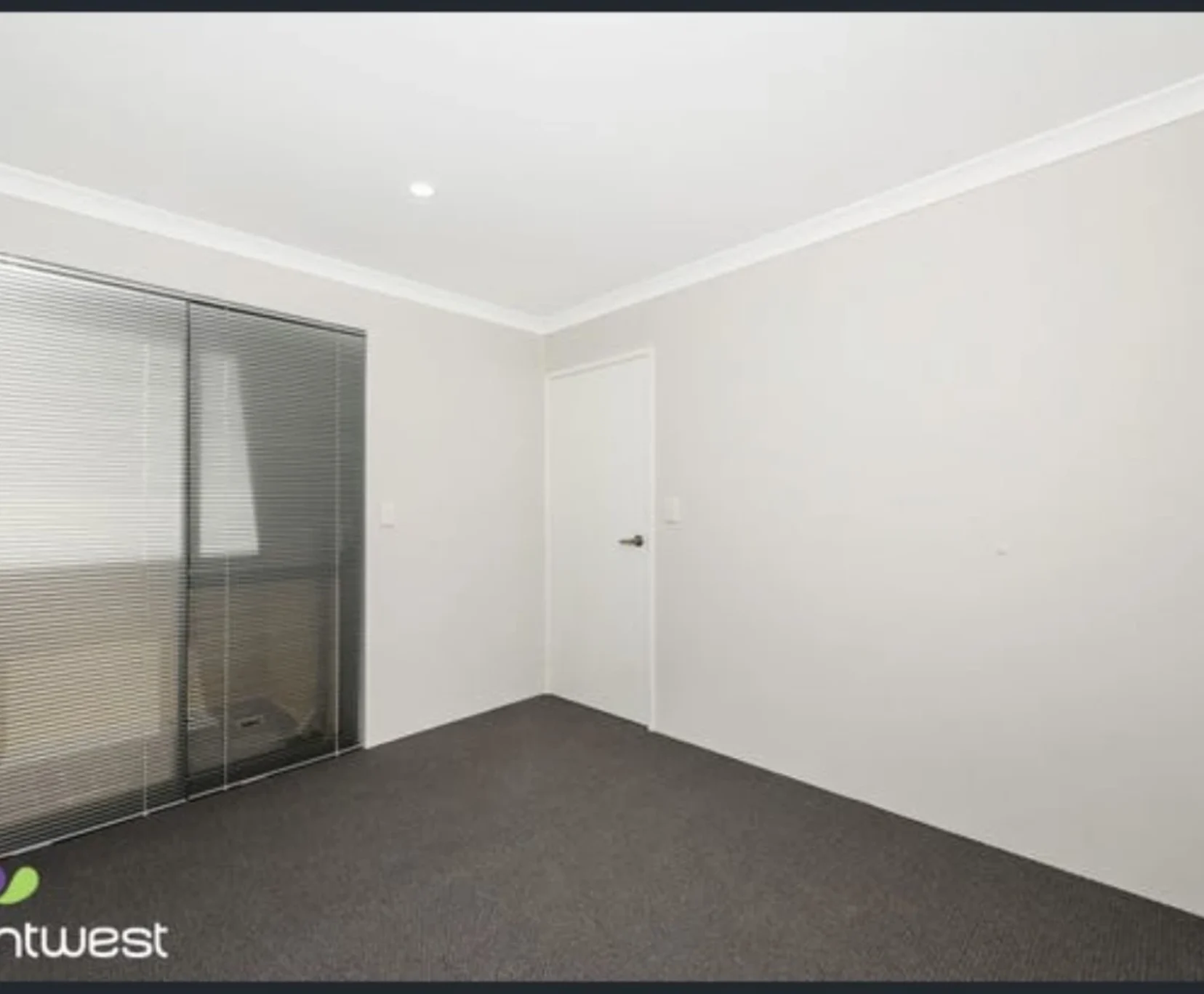 2 Rooms for Rent in Hilbert, Perth | $320, Unfurnished, Shared bathroom student accommodation in Perth - img_1